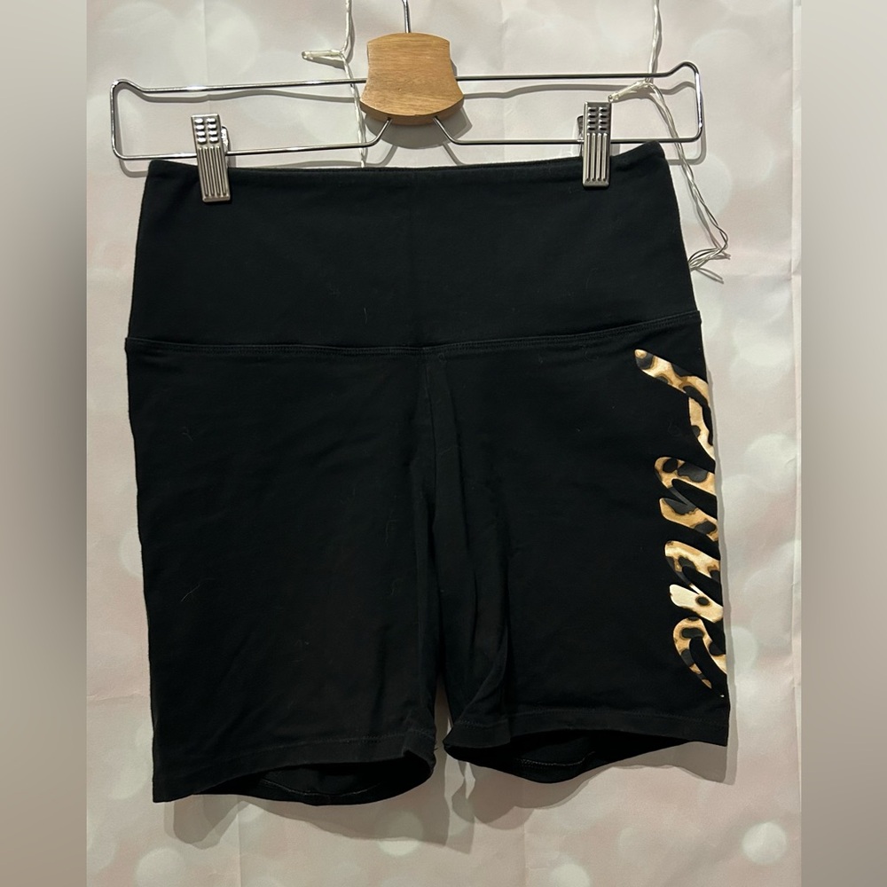LIKE NEW PINK Yoga Medium Bike Shorts Black Cheetah Logo
